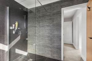 Photo 30- click for photo gallery